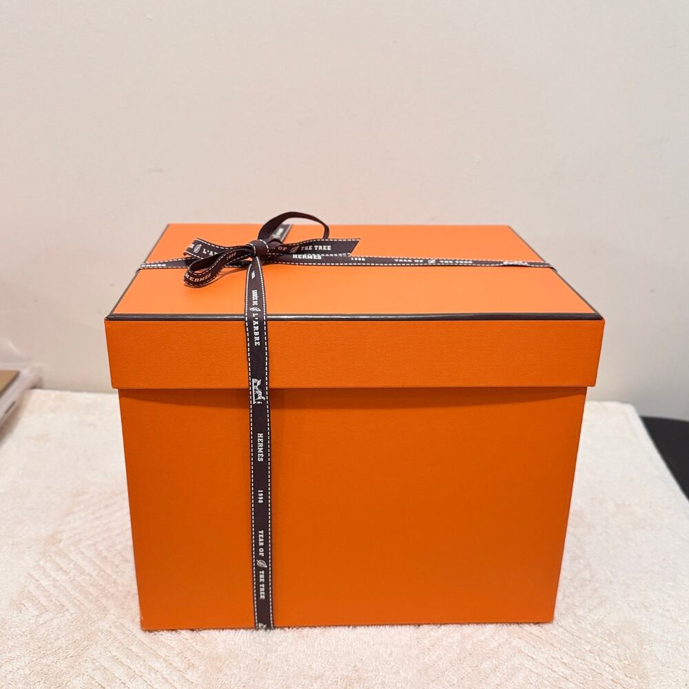 Hermès Orange Gift Presentation Storage Box w/ Ribbon Made in France 10" x 8"